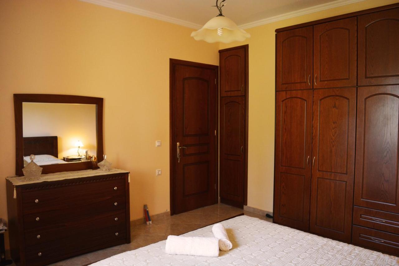 Villa Skafonas Sinarádes Екстериор снимка